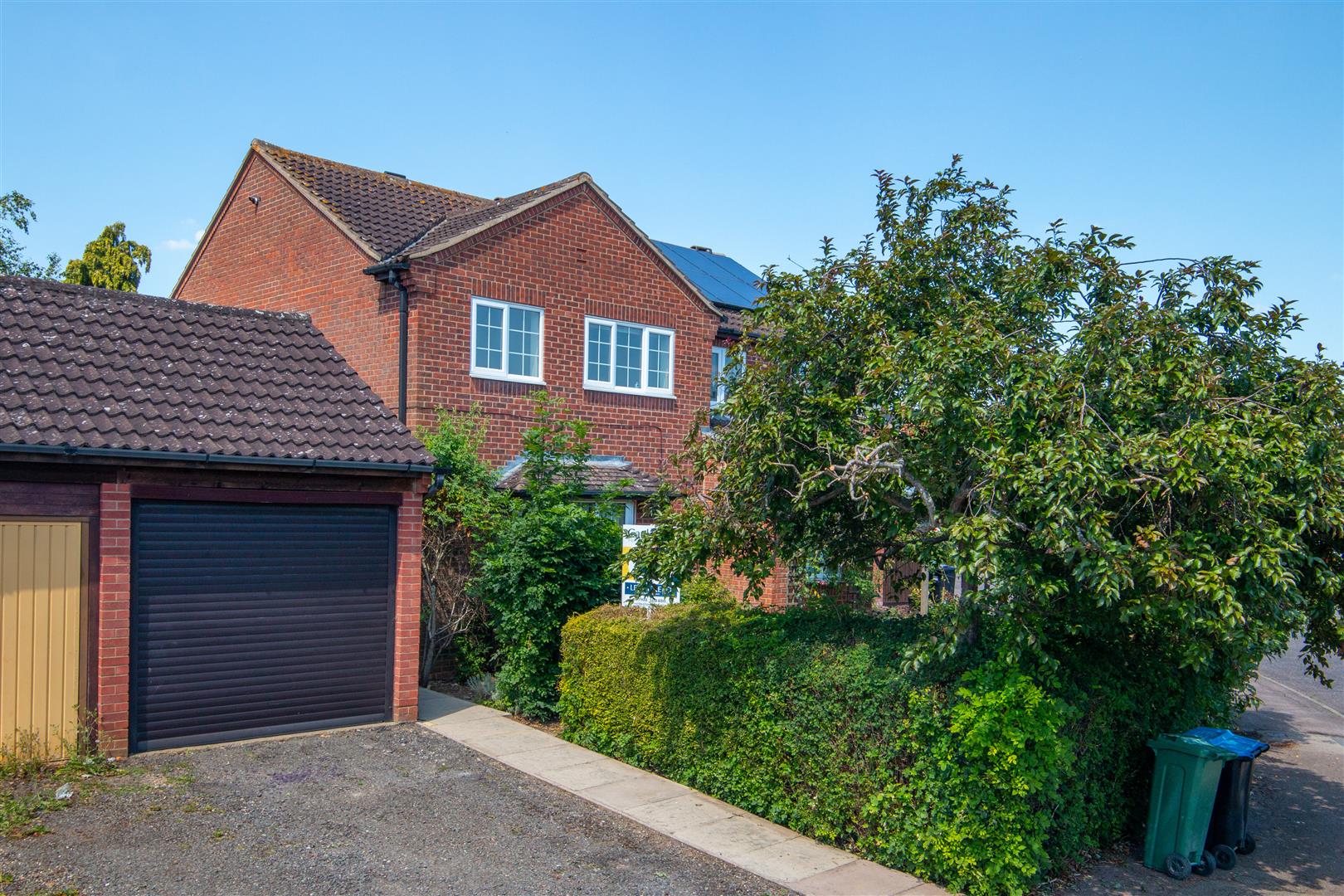 Vyne Crescent, Great Holm, Milton Keynes